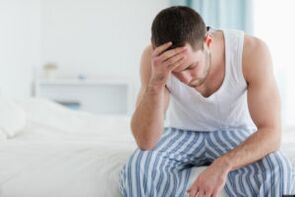 درد در یک مرد مبتلا به پروستاتیت